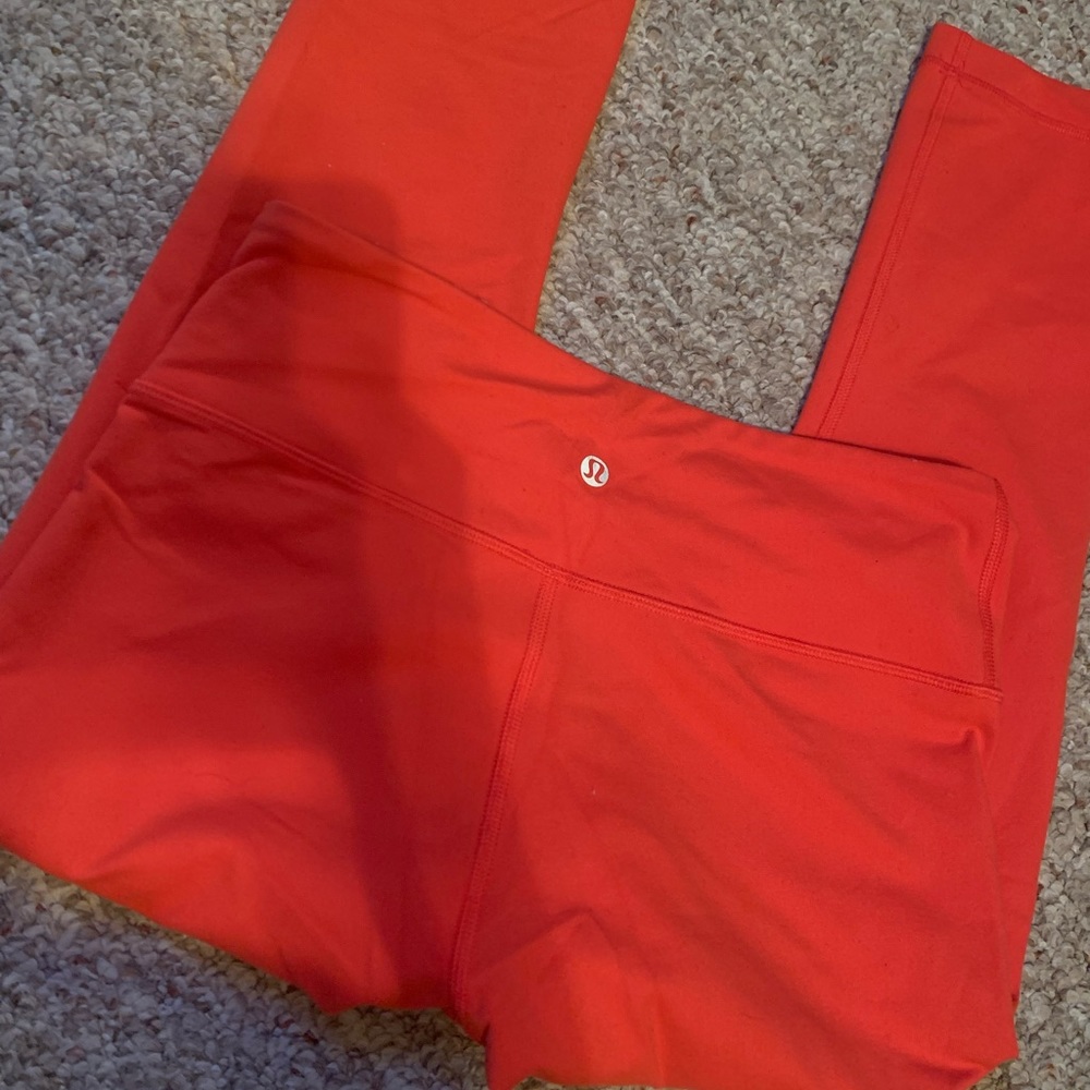 Lululemon size 6